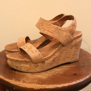 Gentle Souls Juniper Berry Sandals Kenneth Cole